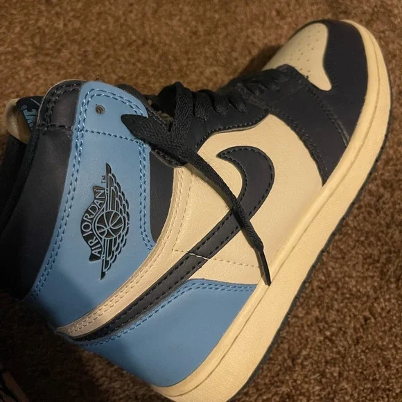Nike Jordan 1 Retro High Obsidian - Picture 3 of 8